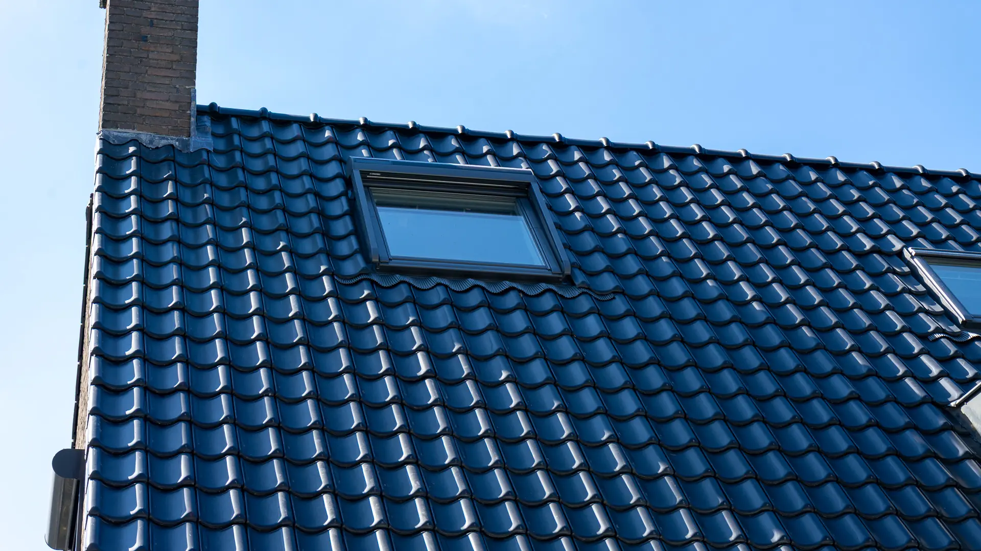Netjes onderhouden dak van een huis